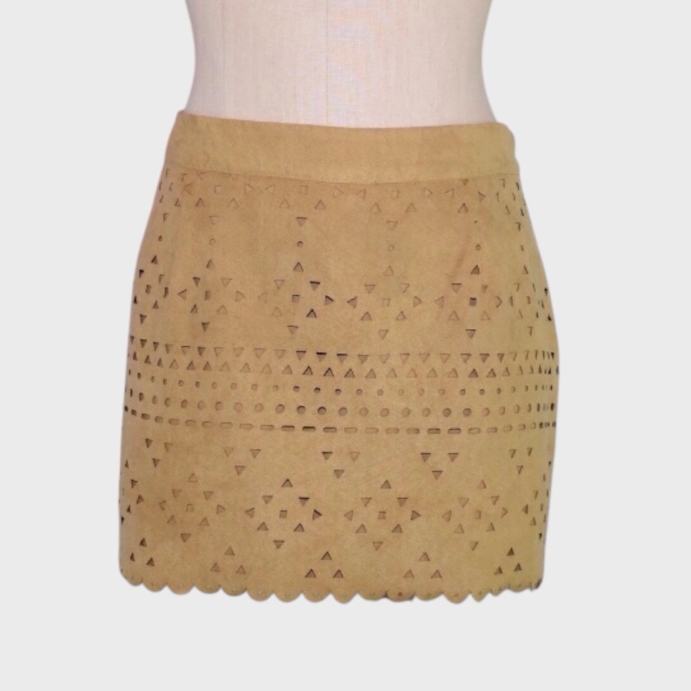 Boutique XXI Faux Suede Laser Cut Scalloped Mini‎ Skirt
